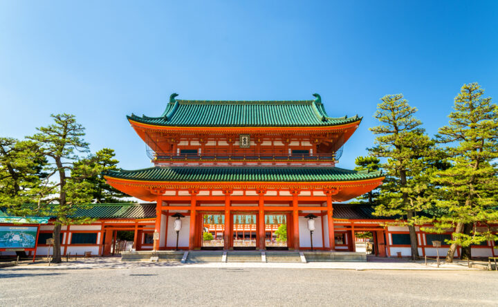 鳳凰の装飾が見られる日本の寺社仏閣は？