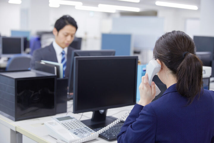 浮気相手の会社に連絡する